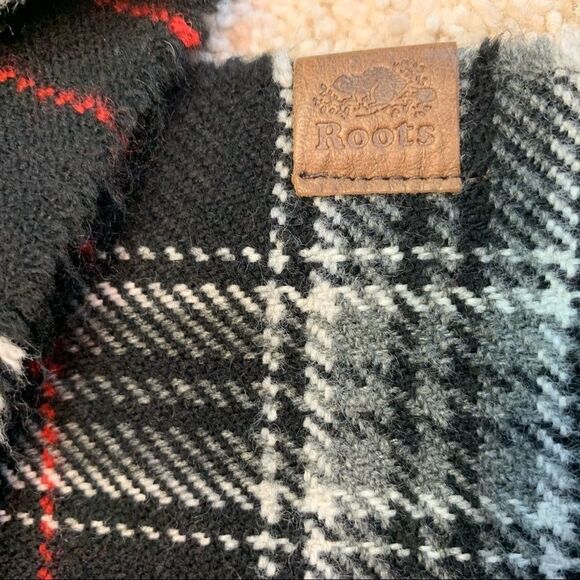 Roots Black red gray white striped plaid check unisex fall winter warm scarf 💥 - Picture 5 of 9
